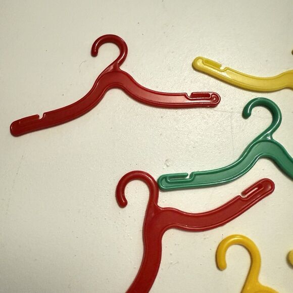 Vintage Mattel Barbie Doll Clothes Hangers - Lot Of 7 - Picture 2 of 4